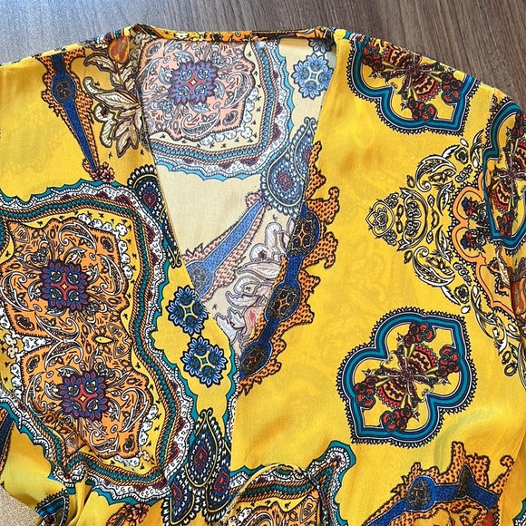 Princess goes Hollywood flowy silk top - Picture 9 of 9